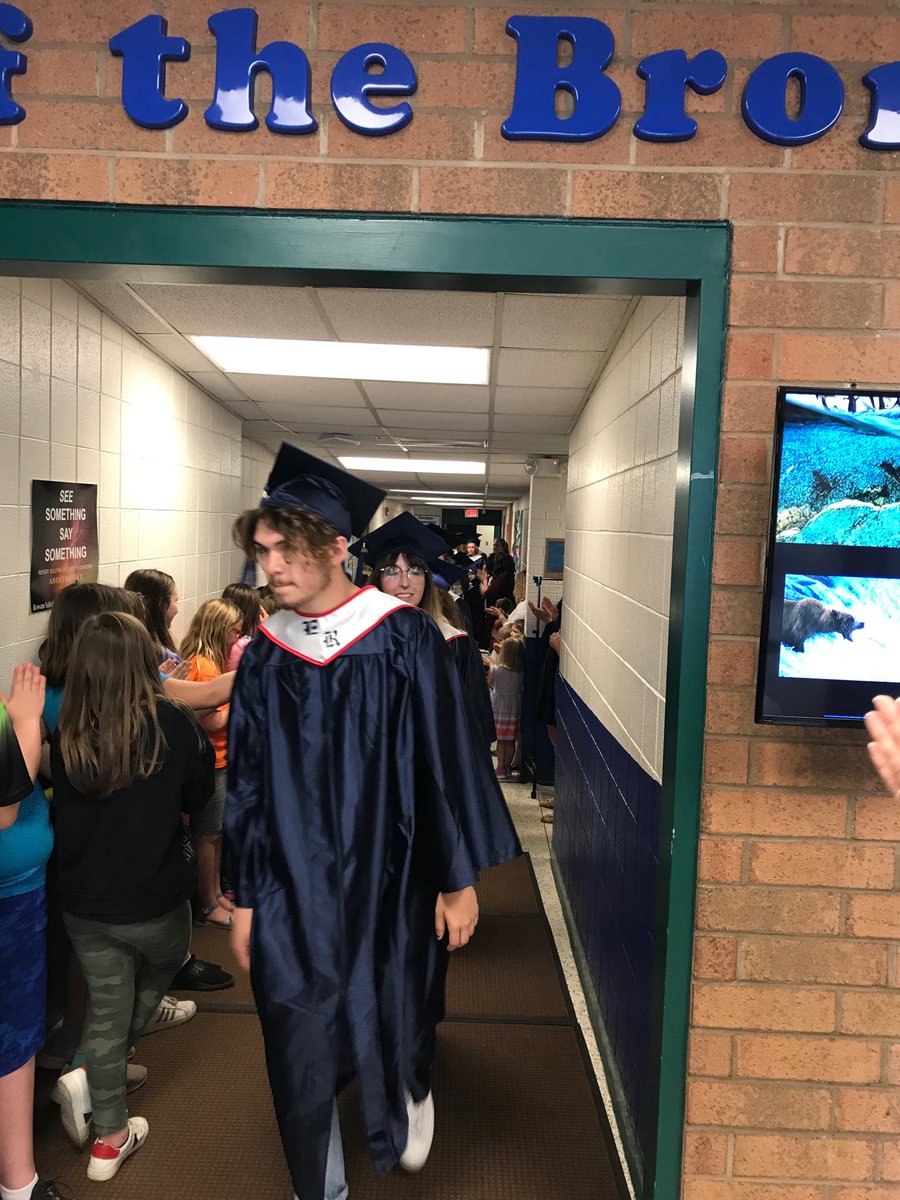 Cedwards_07's tweet photo. Morgan had a great welcome and the students were reliving some old memories. https://t.co/ztRXWkMjky