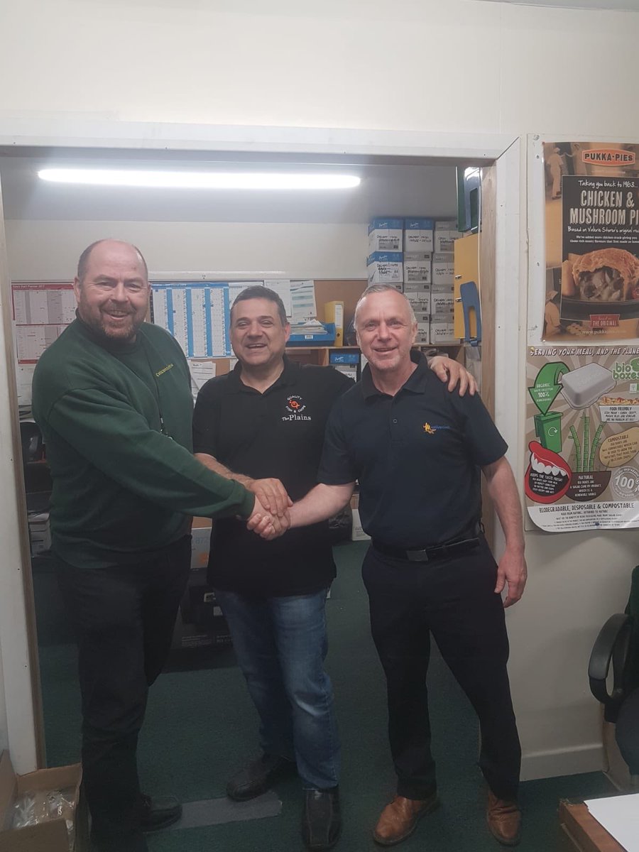MiddletonFrying's tweet photo. Thanks to everyone at @FriarsPride #Nottingham really good to see you all and thanks to @PlainsFishBar for providing the food. We are glad you liked the #FishandChips 👍🏻 #Middletons #NationalFishandChipDay #BuildUp #SmoothandSpicy #BetterBatter #SpreadingTheLove #MarketLeaders https://t.co/h1n4c15Z29