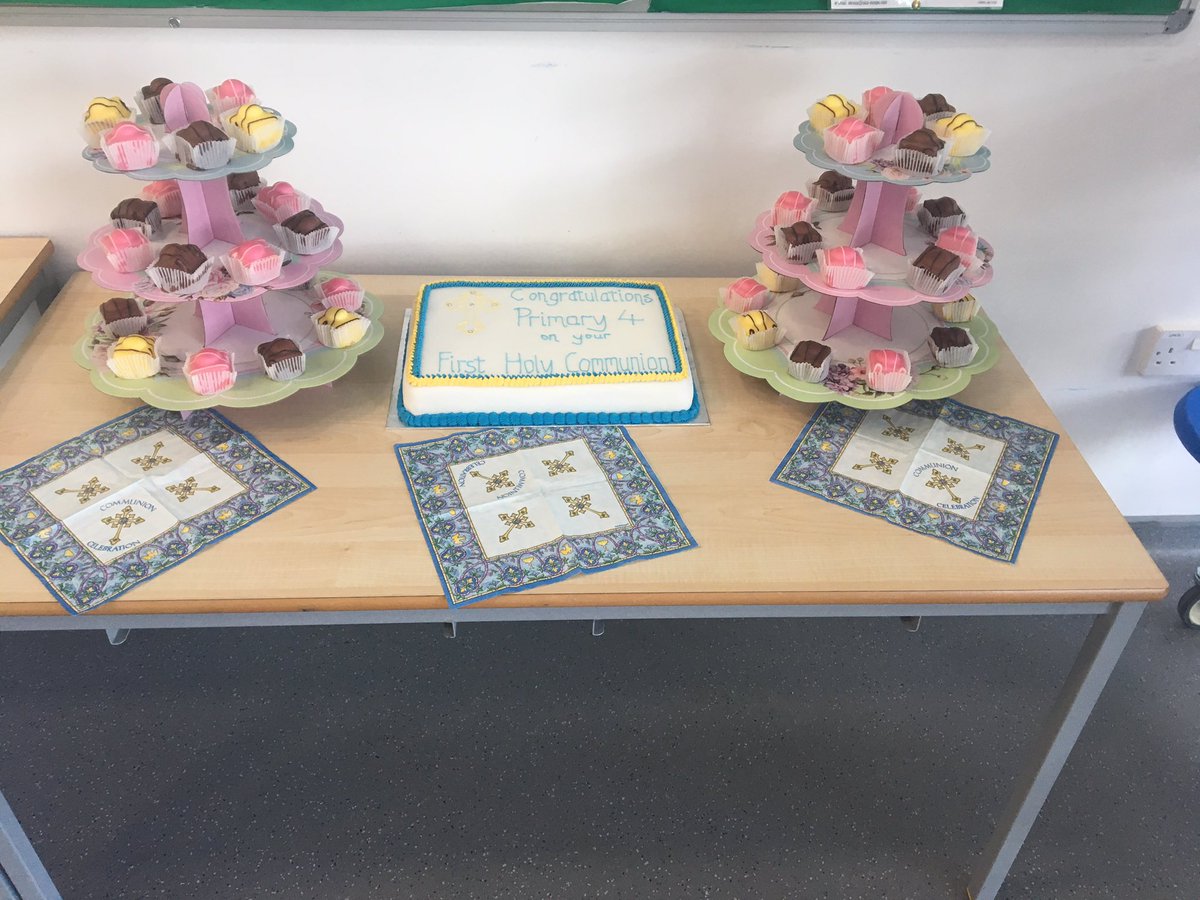 MrsKavanaghP2B's tweet photo. Our Garden Party was a huge success with lots of lovely treats #firstcommunionclass #celebration https://t.co/YZmFwmoXrv