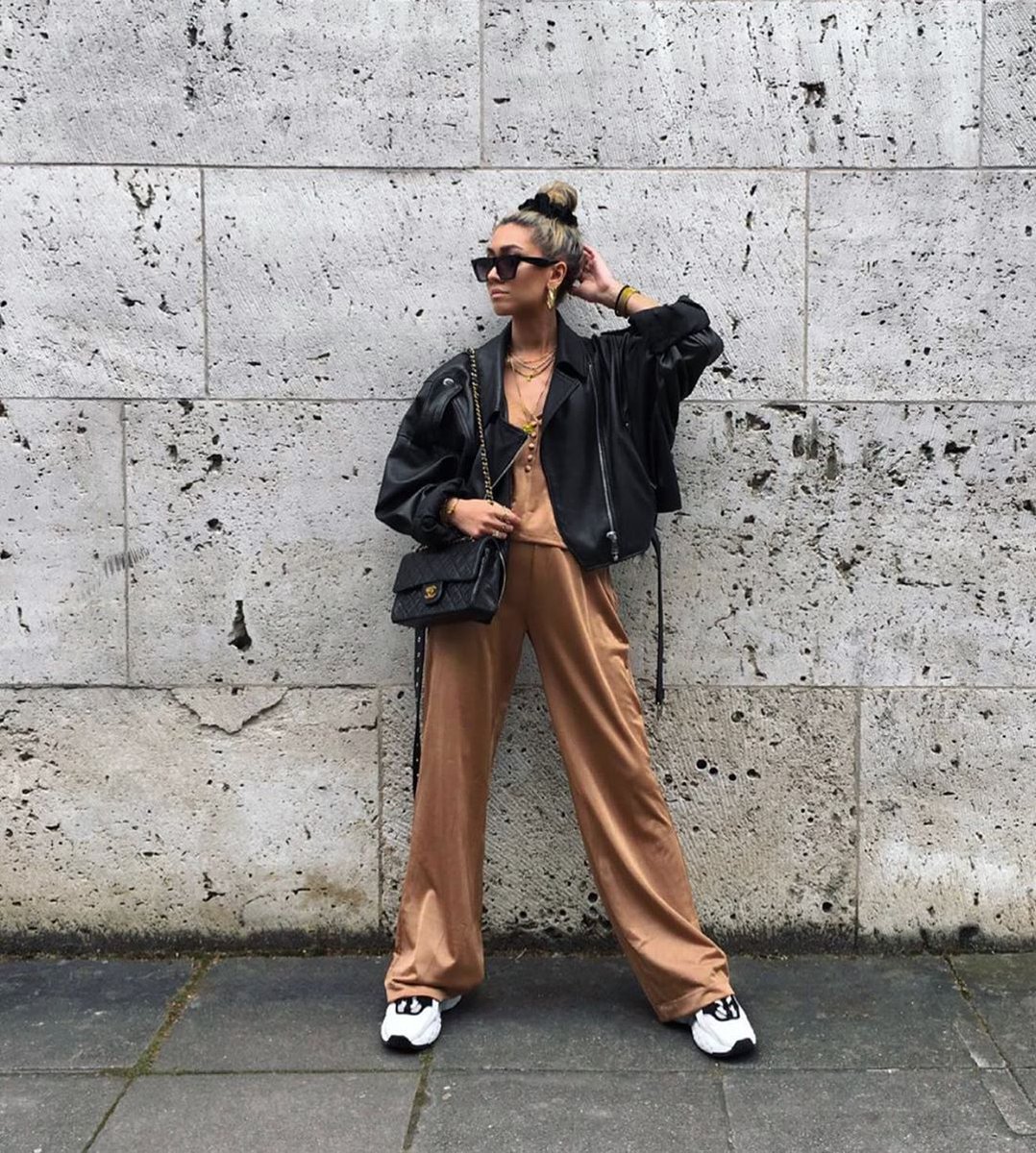 stylopoly's tweet photo. Clean look by @blvckd0pe 🔥

#fashion #womenswear #ootd https://t.co/Q7yFr0h2U1