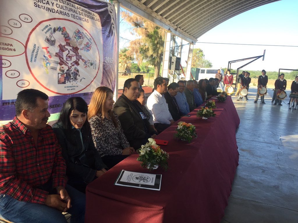 _RobledoJM's tweet photo. #EST40 en la inauguración de la Demostración Estatal Académica, Tecnológica y Cultural de Escuelas Secundarias Técnicas #Región6 sede: #EST24 https://t.co/xKHVOTtNKX