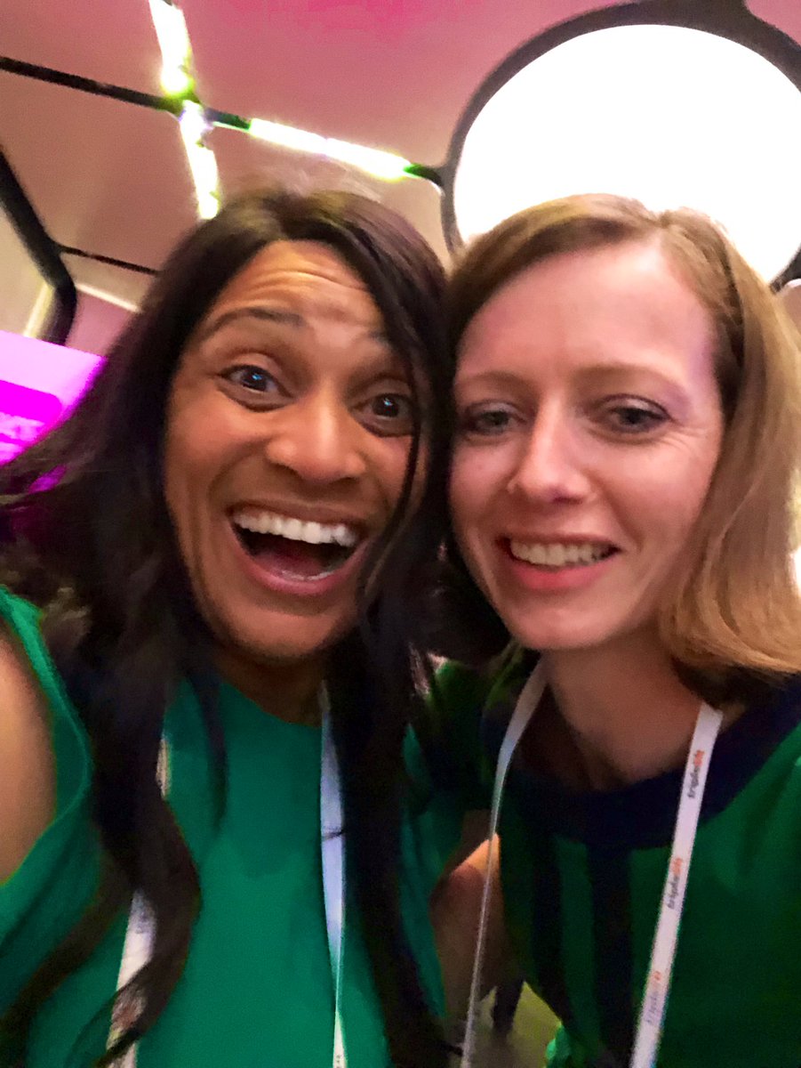After attending her inspiring talk during #FOMG19 I needed to get a selfie with the most resilient woman dressed in green I now know <a href="/jazampawfarr/">Dr Jaz Ampaw-Farr</a> ;-)