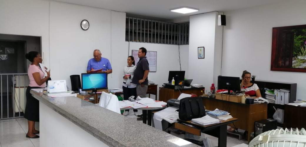 hflleras's tweet photo. Nuestra Química Farmaceuta, la Doctora Mara del Carmen Julio G. fue la encargada de socializar la estrategia de Fármaco Tecnovigilancia que se llevó a cabo el día de ayer. https://t.co/2QJLgGGvCL