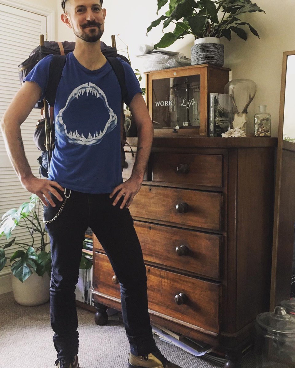 When you do #scicomm at a festival:
✔sleeping bag
✔prawn costume
✔rubber fish mask
✔pirate outfit
✔whale teeth
✔Magdeburg hemispheres
✔3D-printed plankton
Standard.
Ready for <a href="/ElderflowerFest/">Elderflower Fields</a>!
Come say hi at the <a href="/BrightonScience/">Brighton Science Festival</a> tent / @incredoceans
silent disco 🌊💃🏕