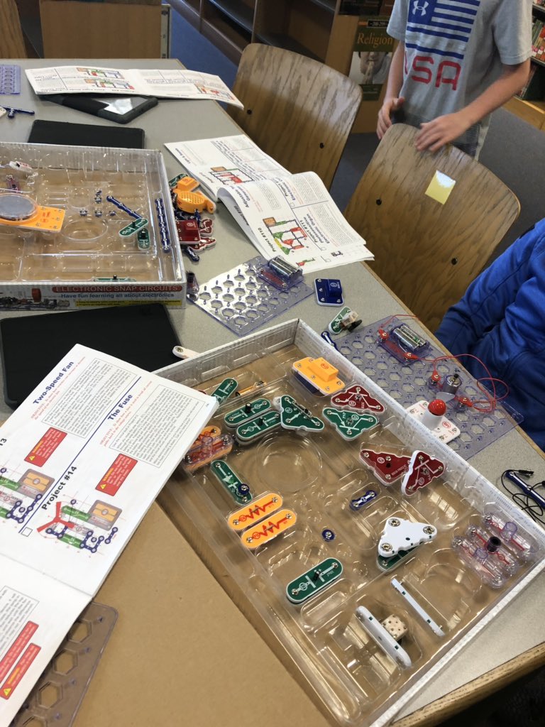 SauconL's tweet photo. Makerspace Day in the MS Library! Coding Robots, electronic circuits and Keva Planks!  #Stem @SauconValleyMS @colbej @pamdobs https://t.co/Y4prABx5gA