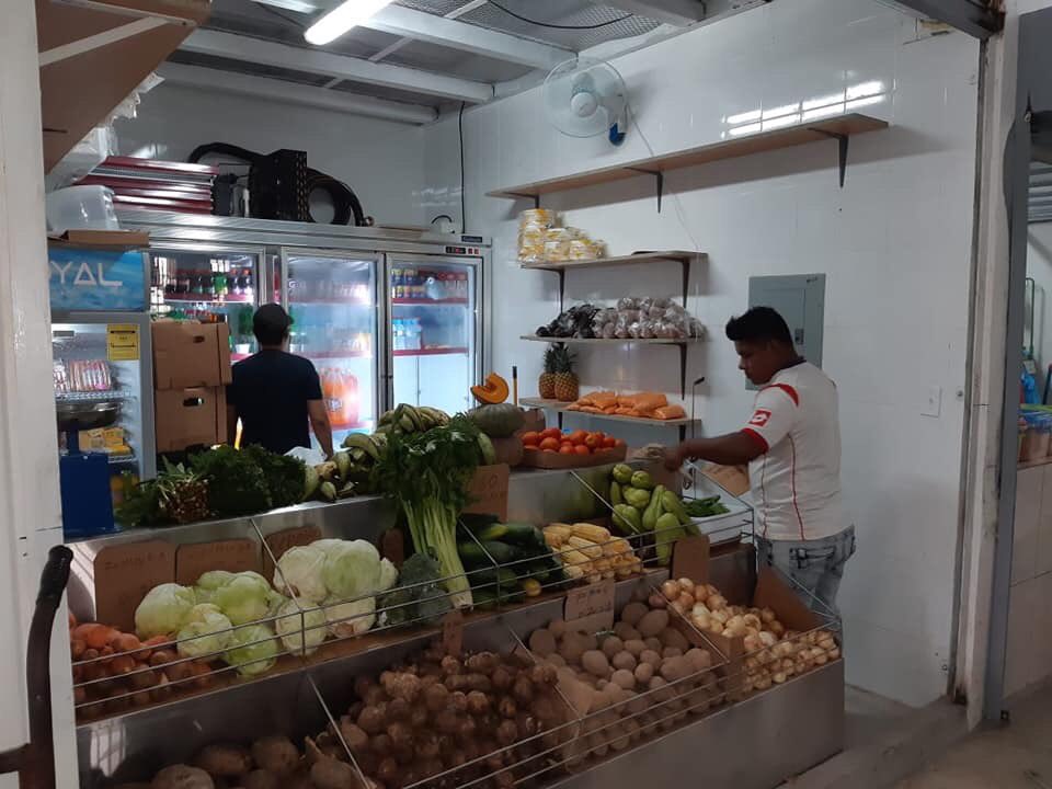 infonoticiaspa's tweet photo. Abrió sus puertas el Nuevo Mercado Municipal en el Proyecto habitacional Altos de Los Lagos, corregimiento de Cristóbal Este, para beneficiar a está población.

Los usuarios podrán realizar sus compras en las secciones de carne, pescado y legumbres etc.

#PanoramaInformativo🎙 https://t.co/z1CGy1SBMH