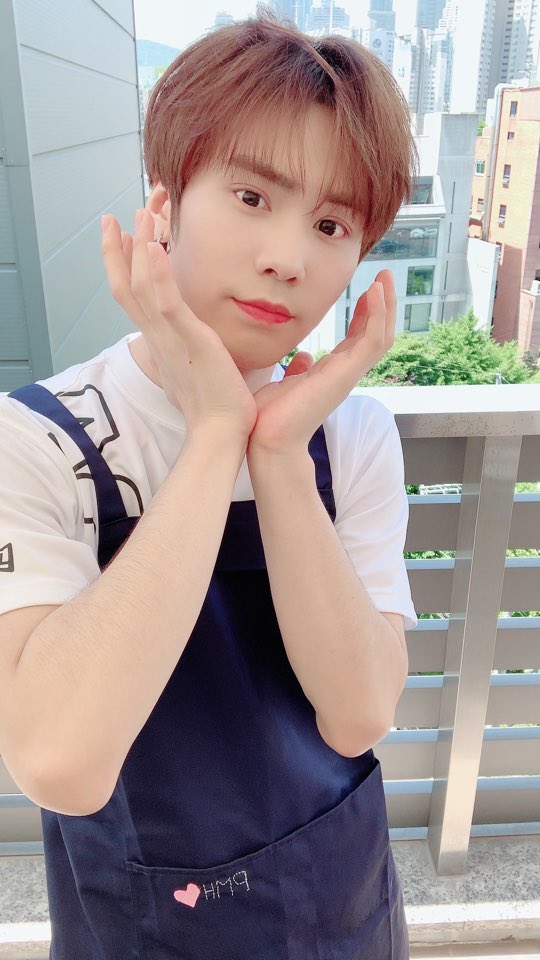 offclASTRO's tweet photo. 파전 드신분~~
초장 만드는 양념이 포인트니까
꼭 초장 잘 만들어서 드세용
사먹는 초장은 안되용~
#아스트로 #라키엄마요리 #파이팅 #로하 https://t.co/NXOL4bObbZ