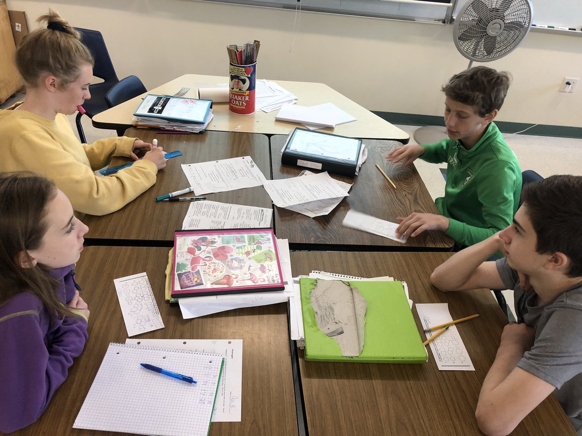 mrslepene's tweet photo. How do you see the pattern growing? #ITeachMath #linearpatterns #MTBoS https://t.co/S5nLTn3I0f