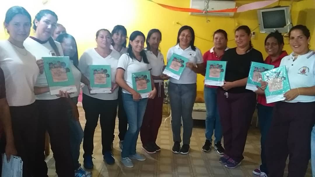 c_admirable's tweet photo. excelente jornada de formacion a nuestro personal , actualizando los conocimientos y estrategias en pro de los nños y niñas de esta casa de estduis. @karsanc @prensazees https://t.co/nZuvLrhM6U
