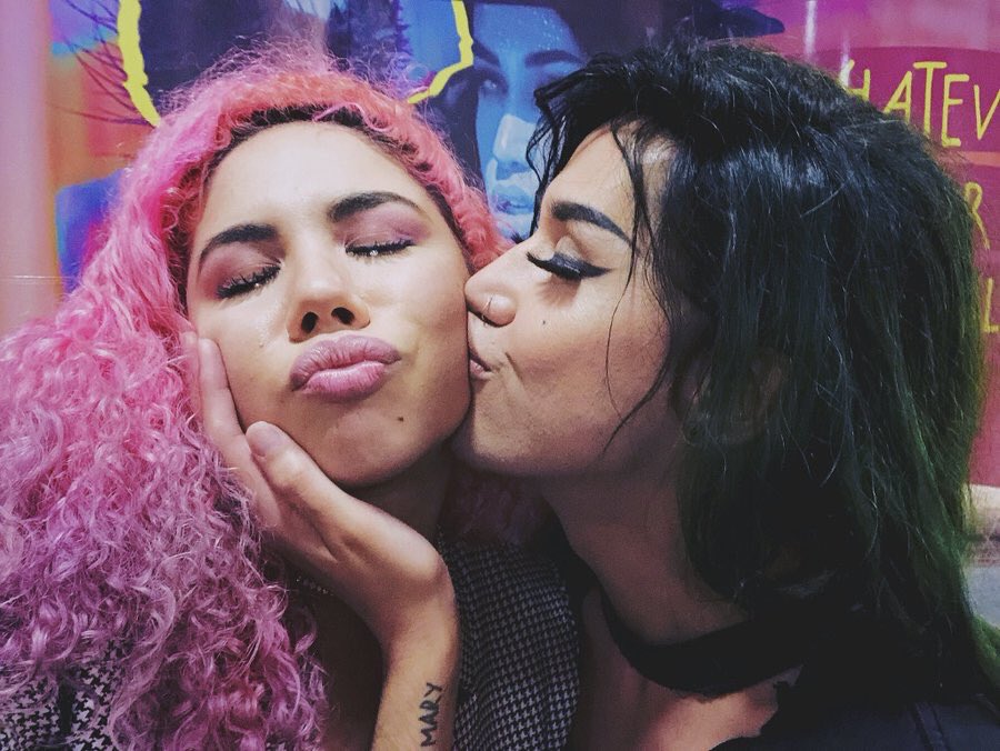 hi i’m here to cleanse our time lines :)