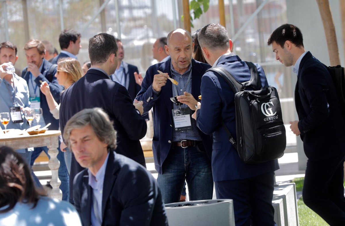 jimenezmarcoj's tweet photo. Hoy ha sido un día increíble para @lanzaderaes. Muchas gracias a todos los que habéis puesto vuestro granito de arena, al gran equipo de Lanzadera por la organización, a los emprendedores por el catering y participar en el evento y a los inversores por venir. #iDay19 https://t.co/vSBVtE8sFm