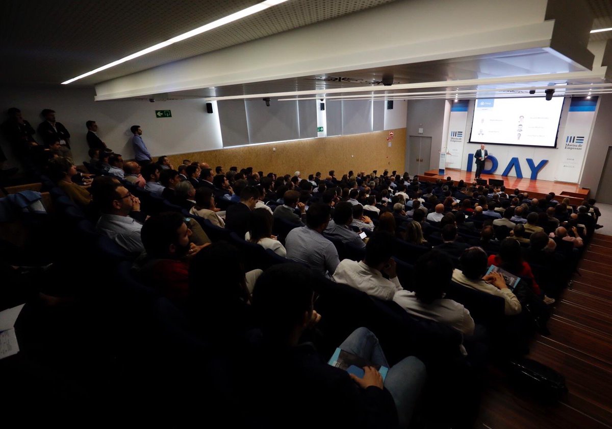 jimenezmarcoj's tweet photo. Hoy ha sido un día increíble para @lanzaderaes. Muchas gracias a todos los que habéis puesto vuestro granito de arena, al gran equipo de Lanzadera por la organización, a los emprendedores por el catering y participar en el evento y a los inversores por venir. #iDay19 https://t.co/vSBVtE8sFm
