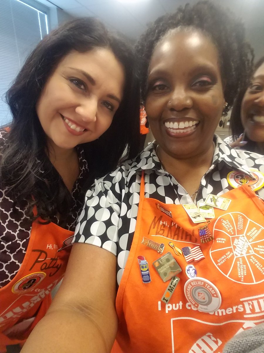 MsKathyASDS555's tweet photo. [Tap/slide]Thanks RHRM Patricia,DHRM Amber for forward thinking to schedule this relevant class&amp;Davin/Bobby/Claire of CSD for equipping us to creatively interact w/ deaf&amp;hard of hearing associates/customers! #photobomb #diversityinclusion #doingmorethanexpected @patriciaberrio8 https://t.co/4WcfNTbB1m