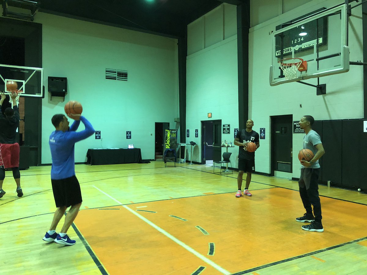 sboydomaha's tweet photo. Abide has had champions of their work shooting hoops since 6 pm yesterday!  Join them tonight for their final hour from 5-6 pm.  They are still rocking buckets for donations-and getting both! Let’s hit 17,000 donations and $2 million by 11 am Omaha!  #OmahaGives #BetterTogether https://t.co/ovNHmsKcAk
