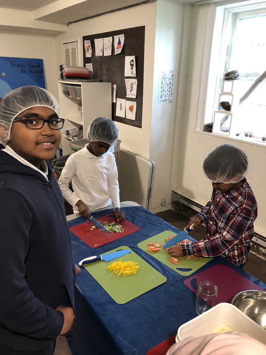 Who’s hungry for some pizza? Happening right now- pizza making <a href="/BCCFarm/">Black Creek Community Farm</a> <a href="/TDSB_Firgrove/">Firgrove Public School</a>