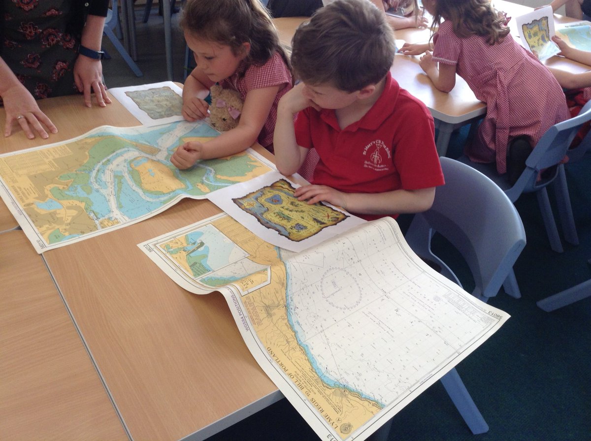 Jon30010350Jon's tweet photo. Kingfishers loved investigating the detailed maps this afternoon. @St_Marys_First https://t.co/KsjMymPj5R