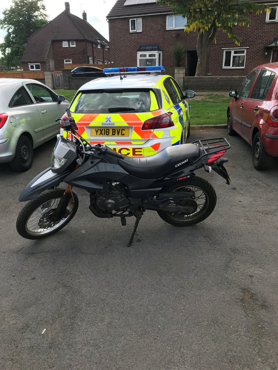 Humberbeat_NL's tweet photo. #Scunthorpe Stolen motorbike recovered from Warley Road #Frodinghamward. 3rd bike in 2 weeks taken off the road for #OpYellowfin #Saferoads #7733 #7660. https://t.co/wRAtjuGaQD