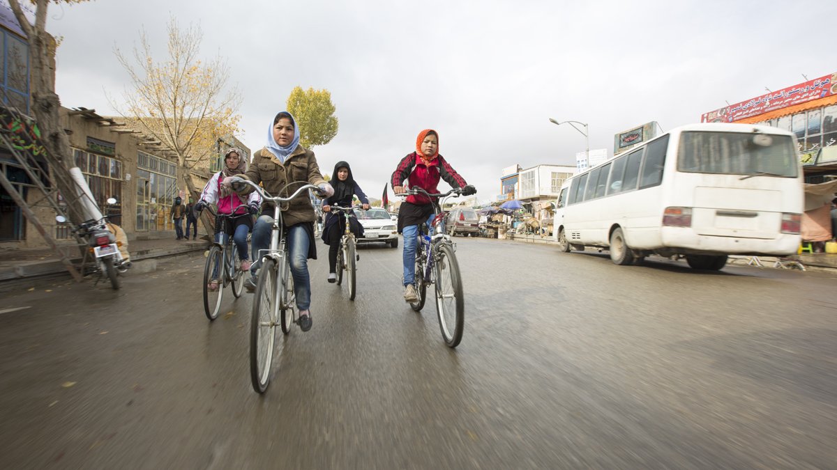 AfghanCycles's tweet photo. Have you watched #afghancycles yet? What about bringing the film to your community? Why not host a screening in honor of @unitednations #worldbicycleday coming up on June 3rd! More info here -->  https://t.co/jn5usMwO8r https://t.co/18PSseBaat