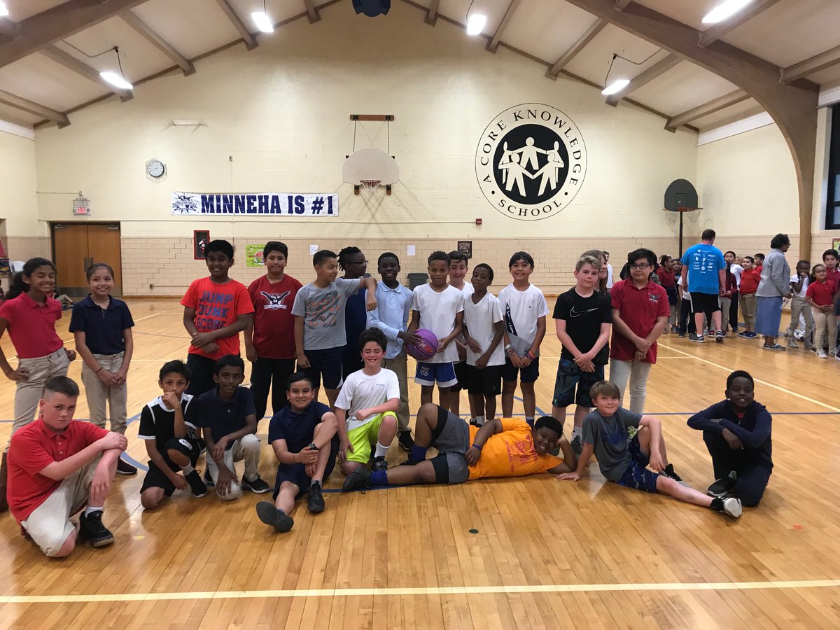 Fifth grade students played against staff for Minneha’s annual staff vs. students basketball game! 🏀