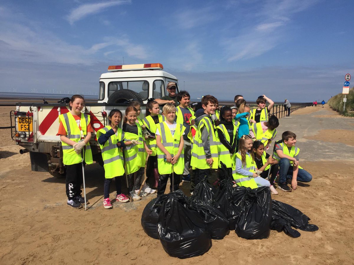 kierconstruct's tweet photo. Day 3 Give it some welly at Crosby Beach collected 10 bags of rubbish from the beach with help from St Cuthberts and St Sebastian School #BootsonforBuildings #kierlp https://t.co/ZX10MCS6UI