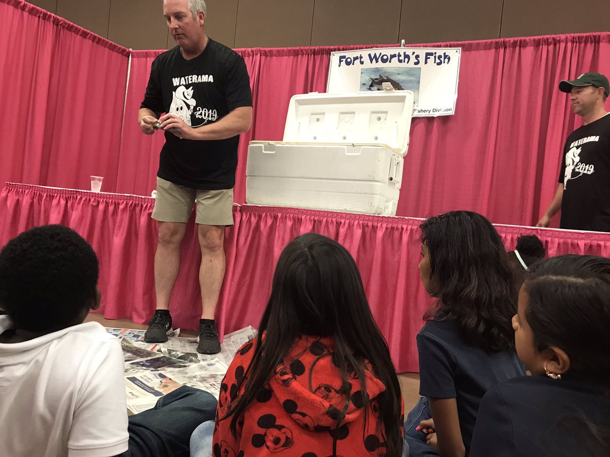 FortWorthISD's tweet photo. Several#FWISD fourth graders dive into the aquatic world during #ForWorth’s Waterama! Fun activity stations show students what creatures live in water, and where water comes from, where it goes, why it’s needed and how to be respectful of it. https://t.co/AXqtAniXKA