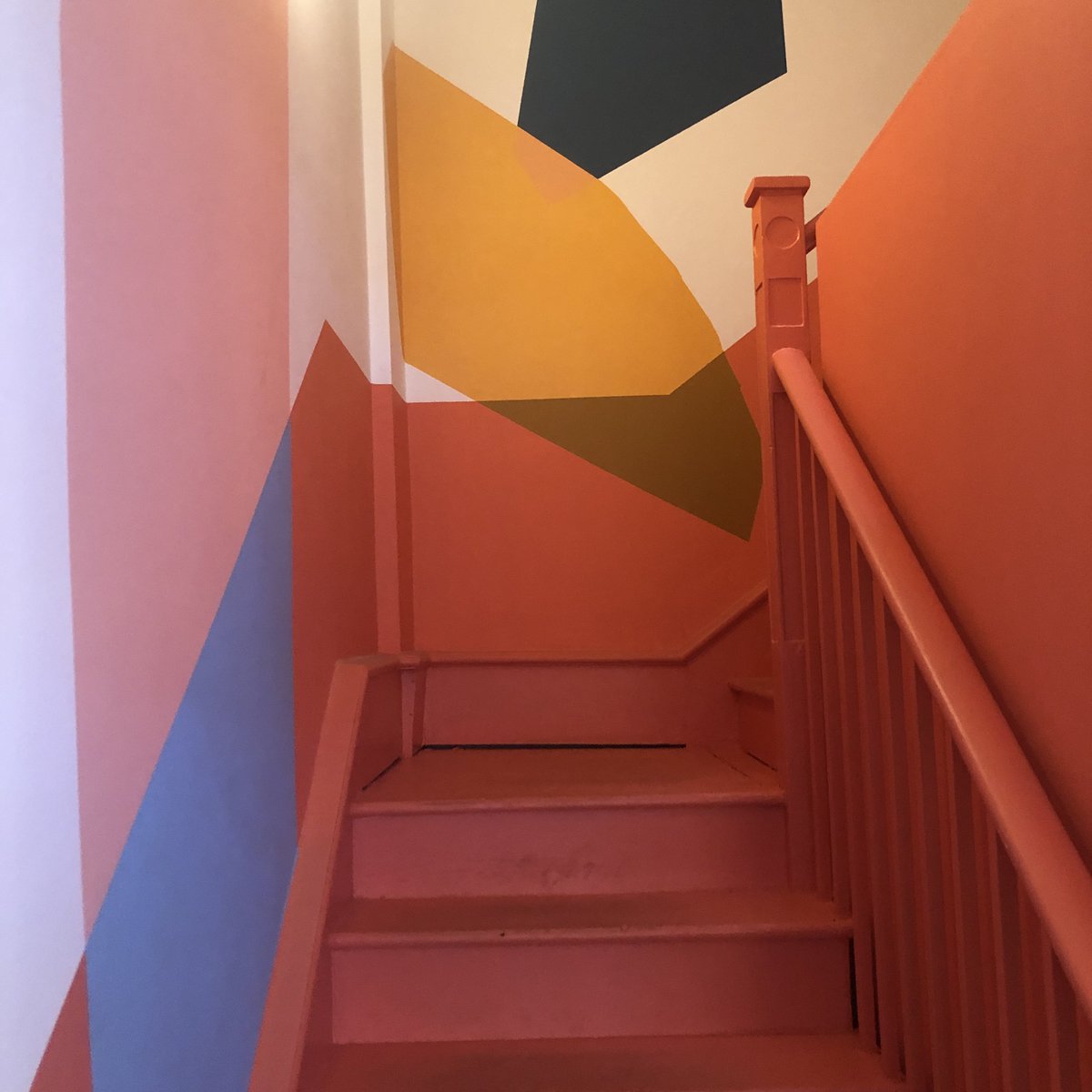 We ❤️ our new colour block artwork throughout our newly renovated office’s at House Of Creative 🌈😍🌈 #colourblocking #colourful #interiors #officelet #rentofficespace #modernworkspace #rentoffice #houseofcreative #workspacedecor