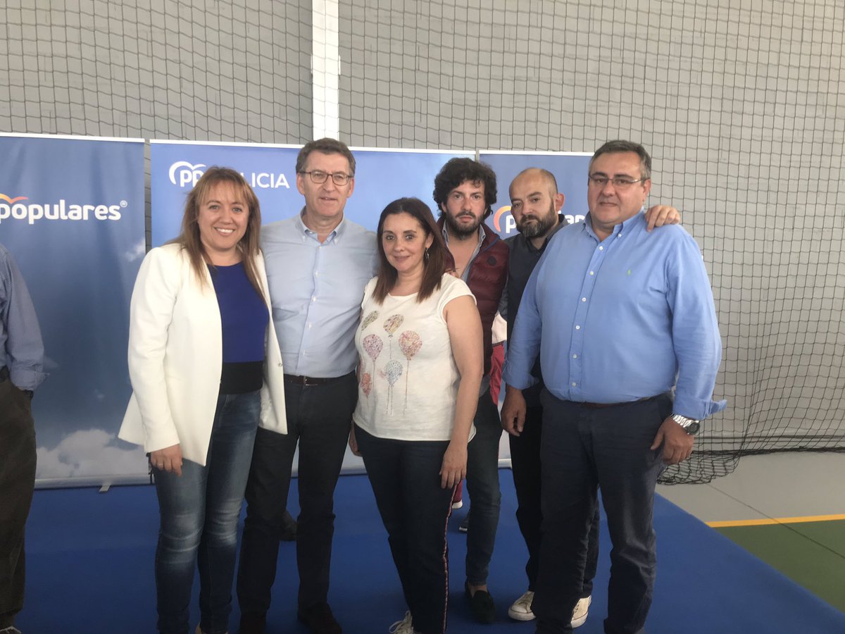 bcastrovidal's tweet photo. Equipazo de O Grove en la comida comarcal del partido popular con @ARueda68 @FeijooGalicia @pontevedrapp @ppdogrove para encarar con fuerza la recta final para conseguir la alcaldía de O Grove https://t.co/jcVRwaS4lq