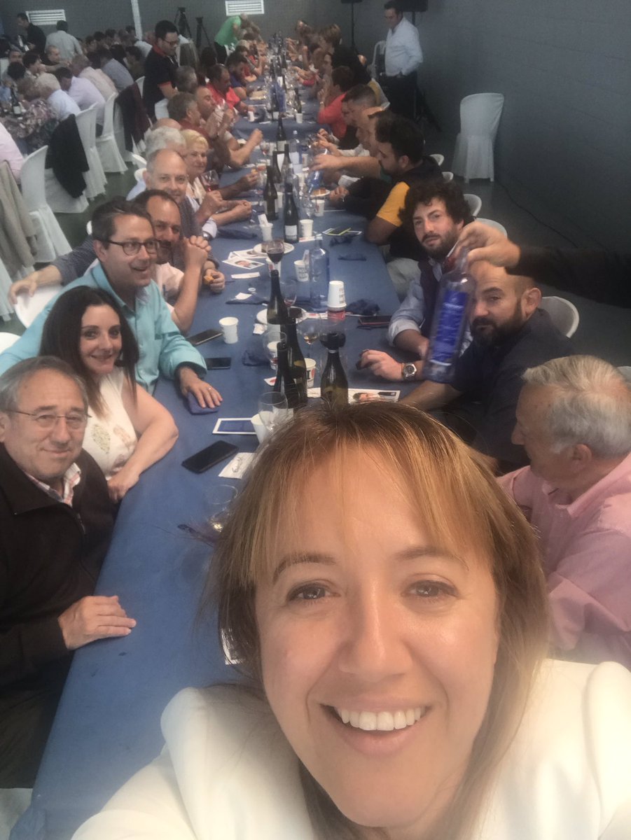 bcastrovidal's tweet photo. Equipazo de O Grove en la comida comarcal del partido popular con @ARueda68 @FeijooGalicia @pontevedrapp @ppdogrove para encarar con fuerza la recta final para conseguir la alcaldía de O Grove https://t.co/jcVRwaS4lq
