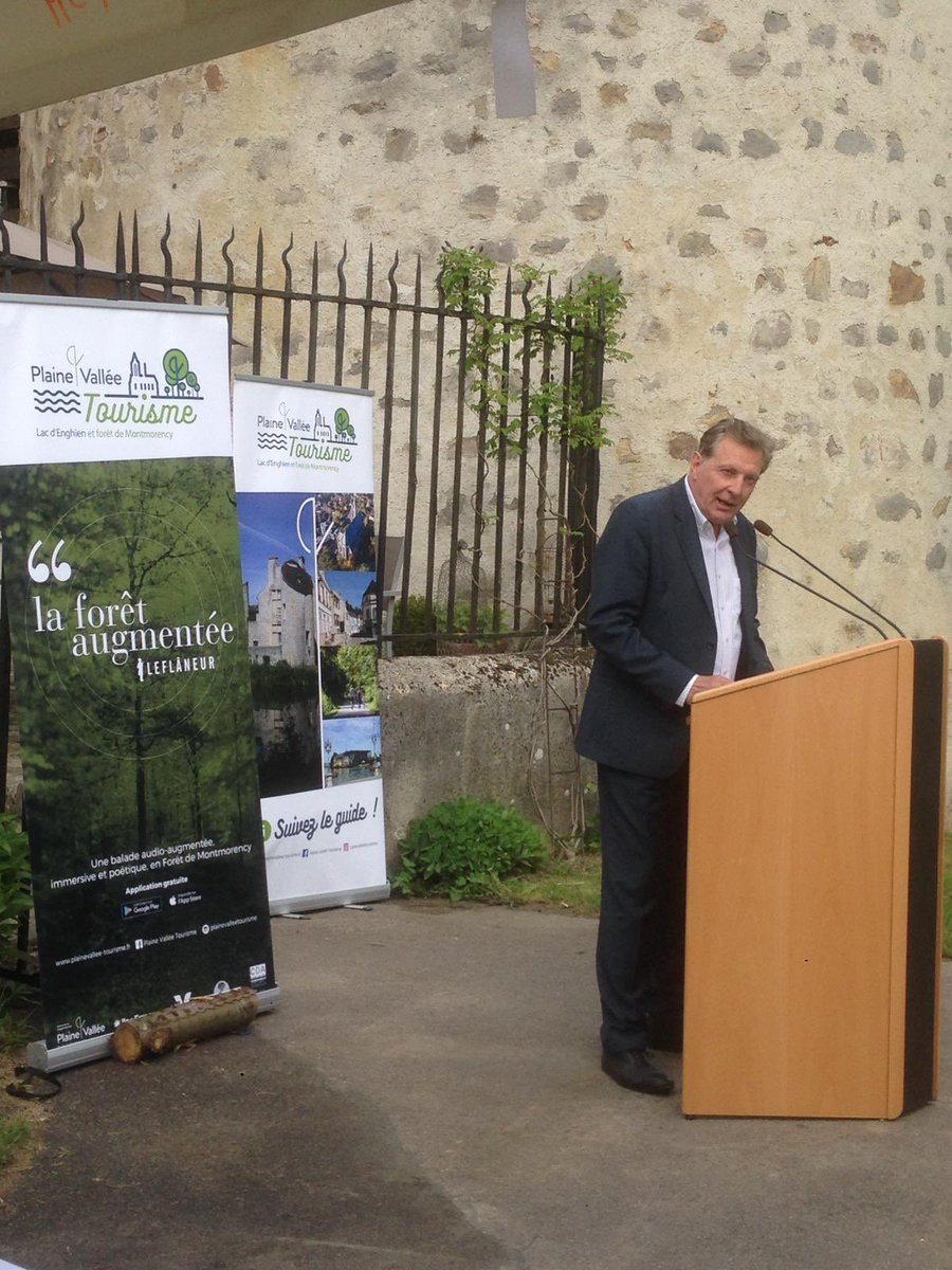 numeric_lab's tweet photo. Discours d’inauguration, intervention de Philippe Sueur (maire de @EnghienlesBains) et Dominique Roland (directeur du @centredesarts95) 👌🏻 #laforetaugmentee #leflaneur #madein95 @CCI_95 #incubateur #startup #entrepreneurs #entrepreneuriat https://t.co/OhtHGy7ncu