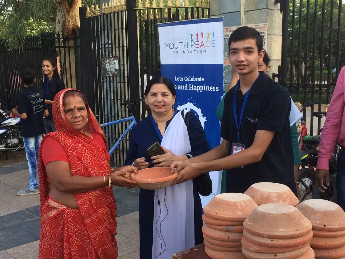 ypfglobal's tweet photo. #YouthPeaceFoundation celebrated #BioDiversityDay by ensuring water for different birds. With this, to develop the culture of #HumanityandPeace, team gave the message to people who interacted with us. The response and thoughts shared by them were quite humbling.
#BiodiversityDay https://t.co/BYdw2WDyGD