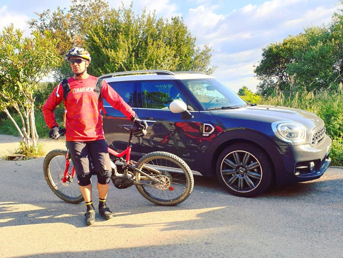 cyrildespres's tweet photo. Starting the season with my @commencal META POWER 2019 ⚡️

@RedBullFrance @RudyProject1985 @MINI @MINI_FR #commencal https://t.co/DtaJGZhyzP