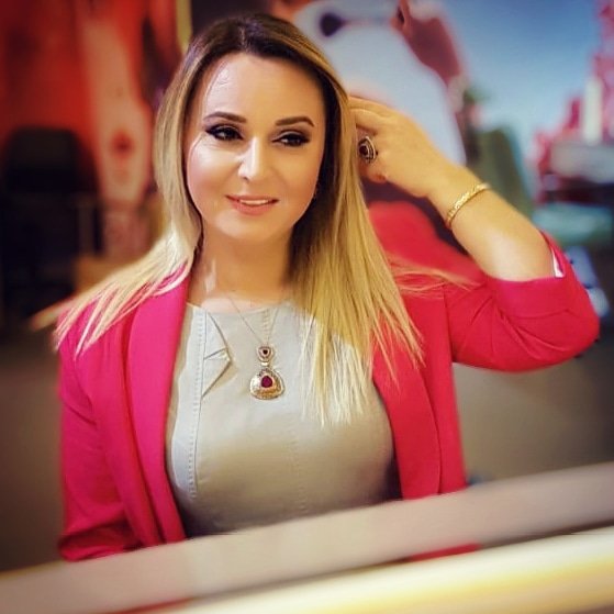 Canlı yayın tv programım için hazırım.
#ebruemreileişveyaşam #EbruEmre #canliyayin #tv #woman #kadin #businesswoman #smile #Online #beauty #life #yaşam #GülüşünüSeveyim #gülümse #womanstyle #iletişim #idol #beautiful #smiles #wo #womensart #angel #WomensTitle #kadinadair #güzel