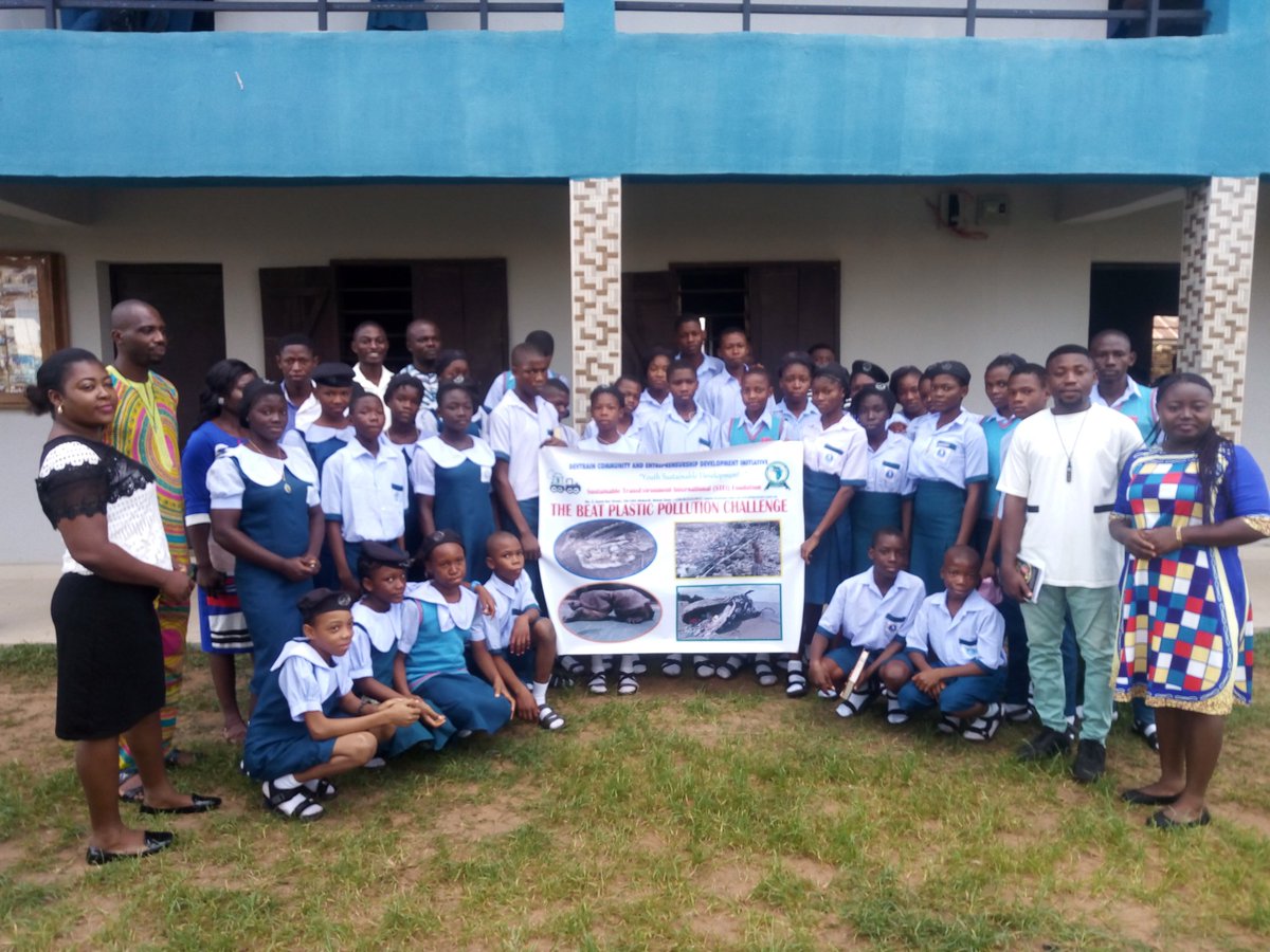 FoundationStei's tweet photo. STEi Foundation in collaboration with DevTrain CEDI running Beat Plastic Pollution Challenge in Makurdi, Benue state.
Salem Academy Makurdi, Benue State.
#STEiFoundation
#DevTrainCEDI
#environnement
#BeatPlasticPollution
# https://t.co/mwo0Usrarf