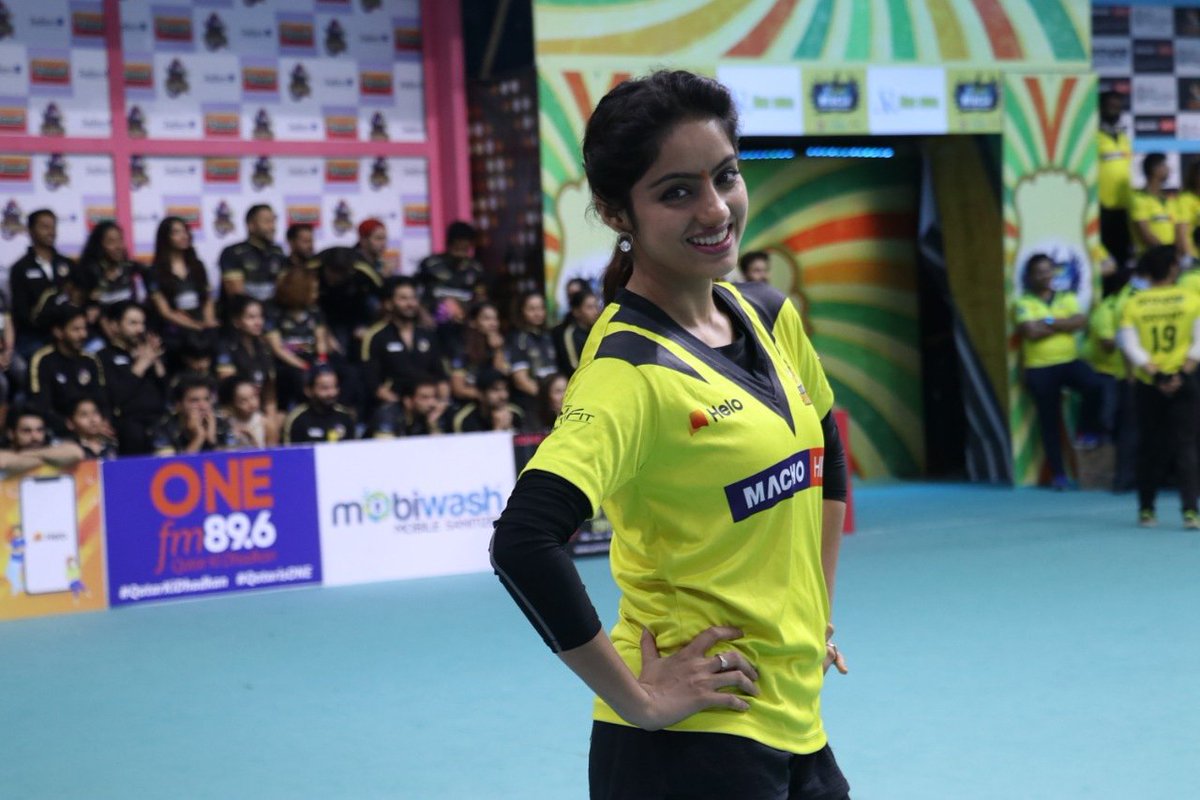 Season 4 ka humara apna ‘Kavach’! 🛡🔥 <a href="/deepikasingh150/">Deepika Singh Goyal</a> from today’s final match against <a href="/DelhiDragons/">Delhi Dragons</a>.🐉

#4IsMore | #ChennaiSwaggers | #MTVBCL4 | #MTVBCL | #BCL | #BoxCricketLeague

<a href="/multifitgym/">MultiFit</a> | <a href="/MunchiliciousIN/">Munchilicious</a> | <a href="/boxcricleague/">BoxCricketLeague</a>