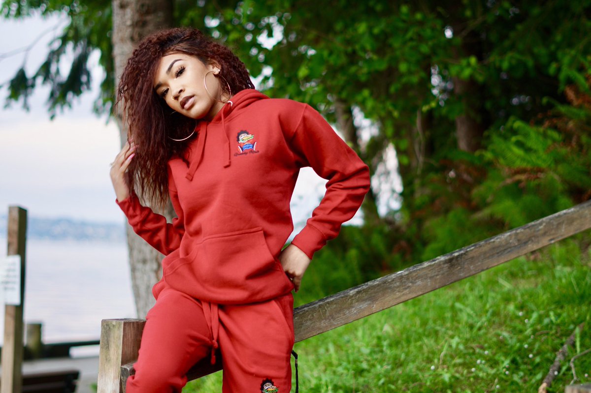 GreedyMobCEO's tweet photo. #GreedyMOB #StayEating Sweat Suits Now Available In Black And Red Get Urs Today Limited Supply Men And Woman’s Sizes Dm For More Info #branding #brandambassador #sweatsuit #streetwear #clothing #upcomingbrand #pacificnorthwest #fashion #model #motivation https://t.co/a5wy7PAxVD