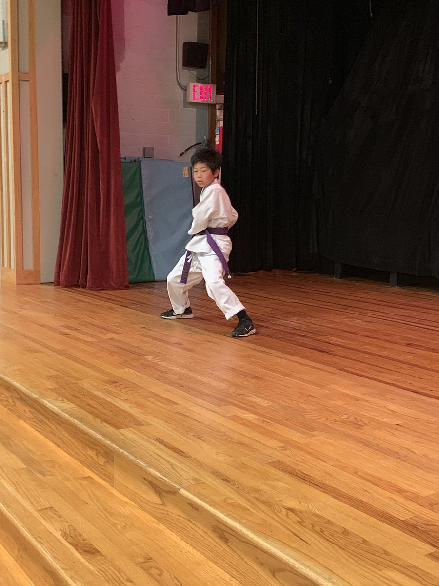 bhe_lions's tweet photo. The 5th grade Talent Show is always one of our favorite events! #BHELearns https://t.co/kTOIJXAhyo