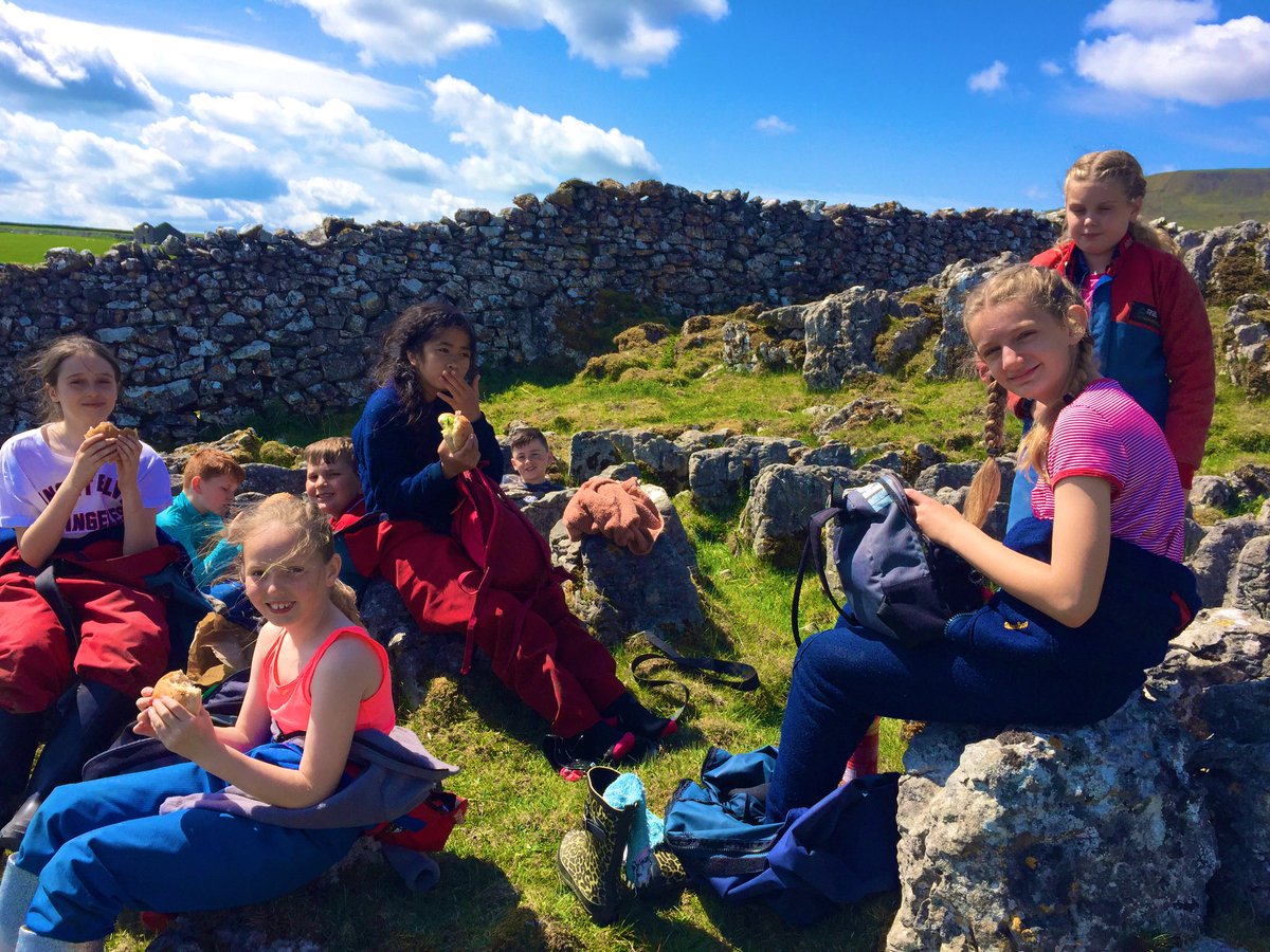 StTeresasFY5's tweet photo. Group 1 caving day! So proud! #challengeyourself #realadventures https://t.co/ppBIPbnK31