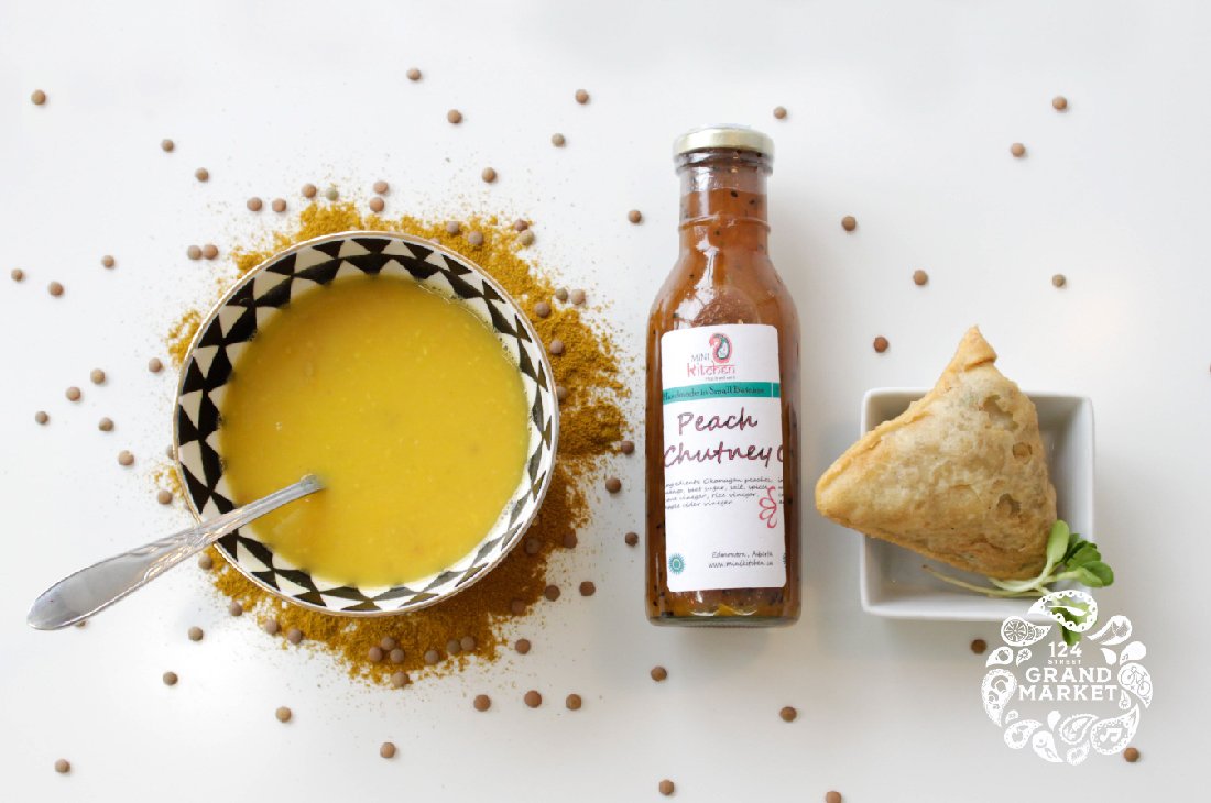 124GrandMarket's tweet image. End your day with some warm Daal and Samosas from @MiniKitchenEdm. 😍

Pick up everything you need for a quick, easy, and delicious meal at the #124GrandMarket, this Thursday on 108 Ave &amp;amp; 124 St from 4-8pm! #yeg #yegmarkets