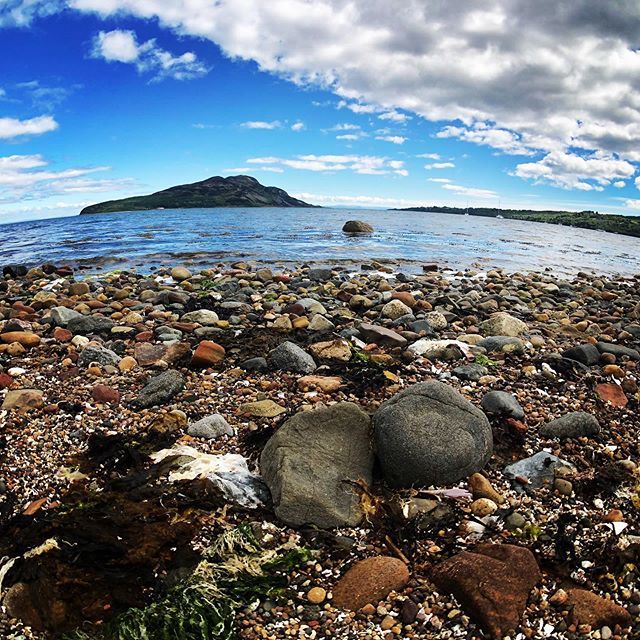 davidrhogg's tweet photo. #holyislearran #momentlenssuperfish #momentlens #iphonography https://t.co/Cfcr3bxWsJ https://t.co/p1BFpQbDDQ