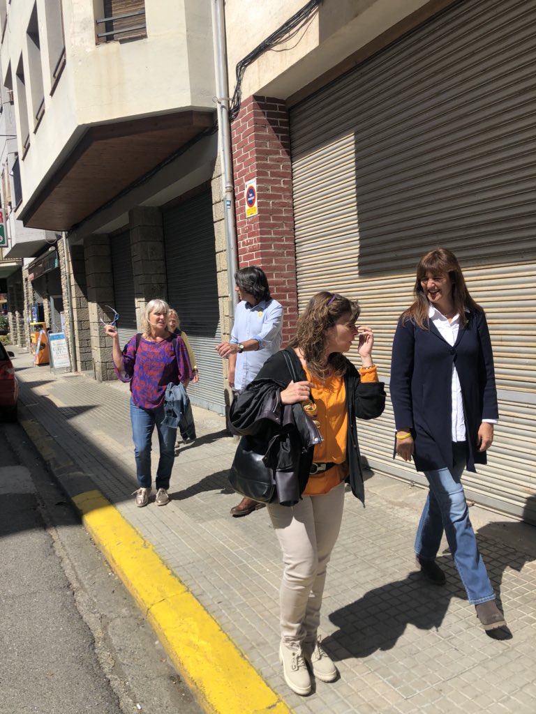LauraBorras's tweet image. Ha estat un plaer acompanyar l’estimada companya del @parlamentcat i futura alcaldessa de Sort @immagallardo i la seva llista de @JuntsPerSort a Llessui, Altron, a la Vall d’Àssua. Un equip de persones treballadores que vol construir país des dels Pirineus. Gràcies i endavant!