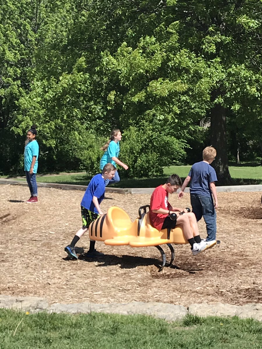 6th grade picnic fun!  They’re still kids!   <a href="/Tomahawk_prin/">Tomahawk Elementary</a>