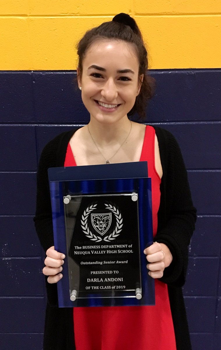 NVHSBusiness's tweet image. Congratulations to Darla Andoni, Outstanding Senior in Business Education for 2019! We’re so proud of you! #NVBiz4Life #FutureReady204 @NeuquaValleyBPA @NVSummitCorp