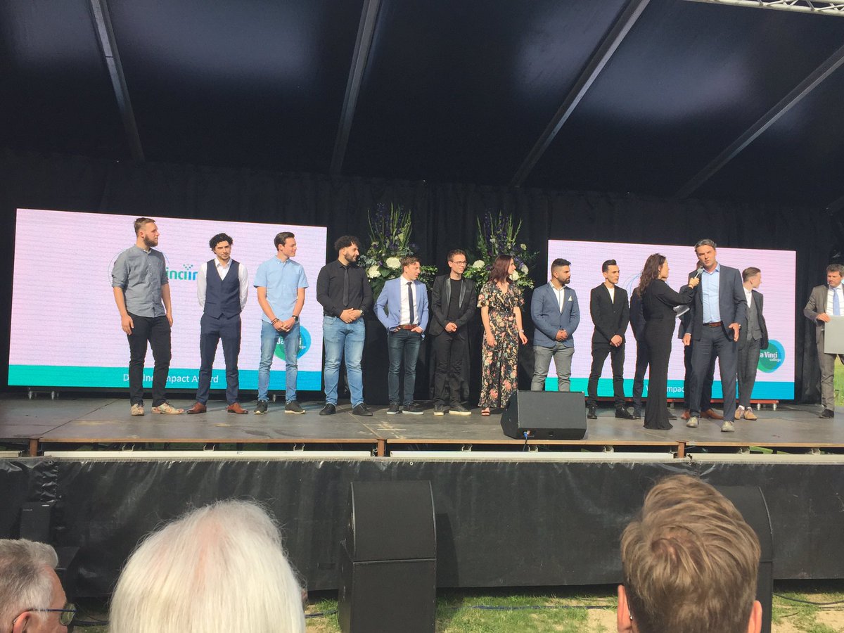 Daar staan ze! Onze toppers. Super trots op allemaal. <a href="/DaVinciCollege/">Da Vinci College</a> impact award. Nu aftellen .,, wie gaat winnen? Beoordeelt impact, bonus (gevoel) en maatschappelijk relevant initiatief....