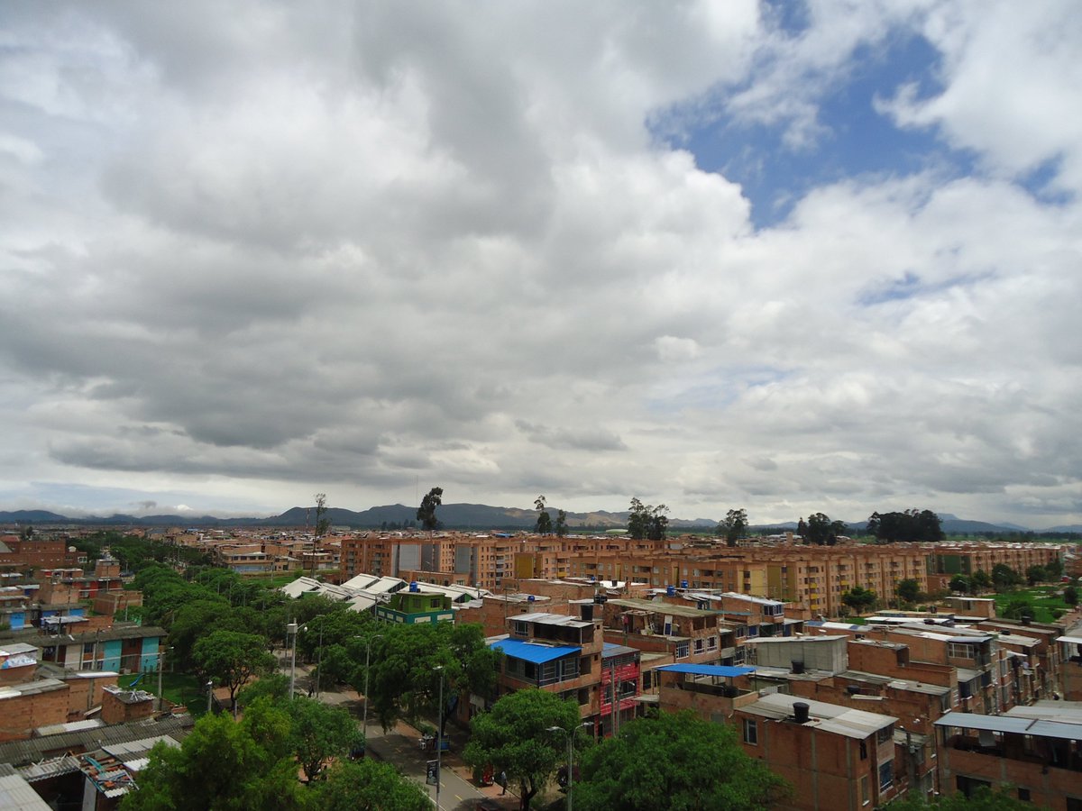 ClientesCASAS's tweet photo. EXCELENTE INMUEBLE UBICADO EN EL BARRIO TIERRA BUENA, CERCA AL SUPERMERCADO  COLSUBSIDIO DE IPANEMA, MUY BUENOS  ACABADOS, EL CONJUNTO CUENTA CON ZONA BBQ, PISCINA, MAS INFORMACION:  https://t.co/F5U5DK239L https://t.co/QLLzfGIEPQ