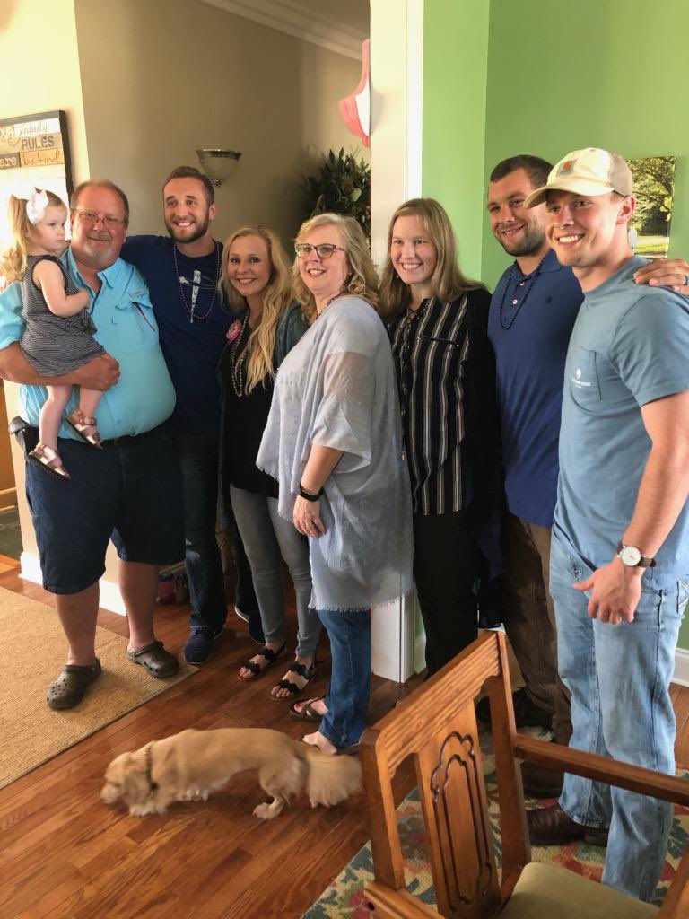 logandyess's tweet image. Should have worn more pink... can’t wait to be an uncle to Cora Mae! 👶🏼💝