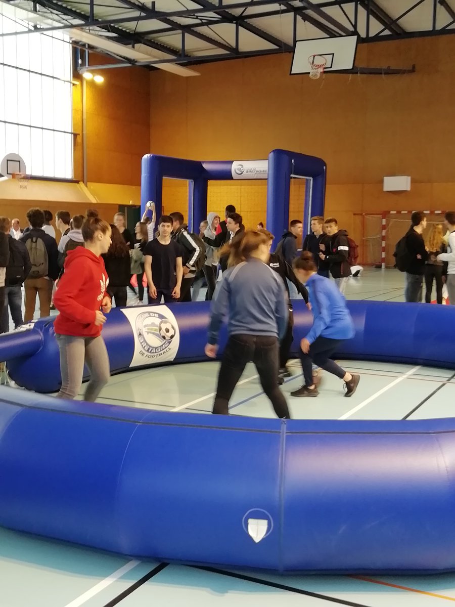 Lycée Bréquigny tweet media