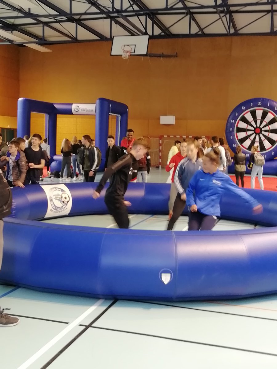 Lycée Bréquigny tweet media