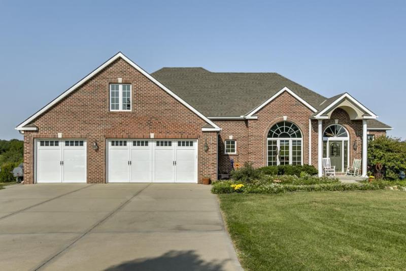 SharpAgentKC's tweet image. Should I Wait to Move Out Until After I Sell My Home? conta.cc/2HQVRKW