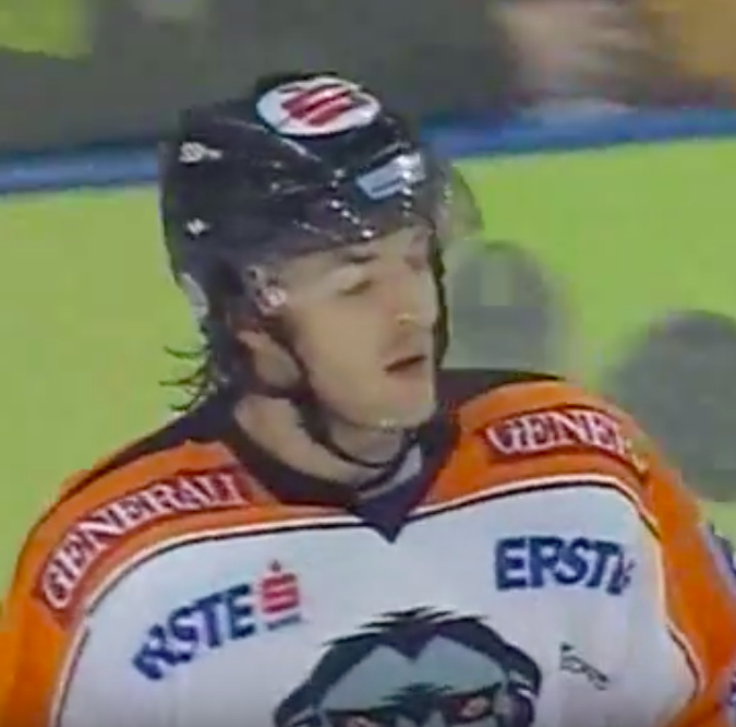 DTBDowntheBay's tweet photo. Here's a 28 year old Layne Ulmer playing for @graz99ers who the @cardiffdevils will now play in their @championshockey League Group! ๐ฆ๐น๐ด๓ ง๓ ข๓ ท๓ ฌ๓ ณ๓ ฟ
#DevilsEuropeanAdventure https://t.co/7YWNkNgunv