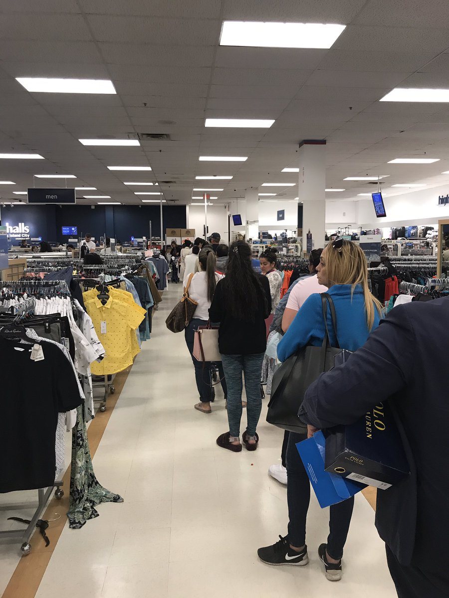 4theajproject's tweet photo. @marshalls in LIC/Astoria needs to schedule more cashiers. This is the third week the lines have been like this at lunch.  4 registers open. The line has not moved in 5 minutes. Twice I put my stuff down and walked out. Im watching others do the same today. #frustratedshopper https://t.co/XpDNTuaBza